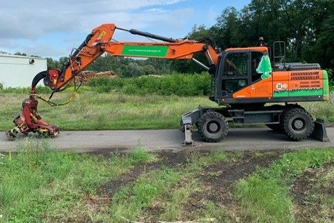 Dossan 210DX mit Woody 60-1