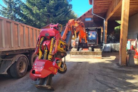 Hitachi Zaxis ZX 225-6 mit Woody WH6-1 mit Rückewinde R90